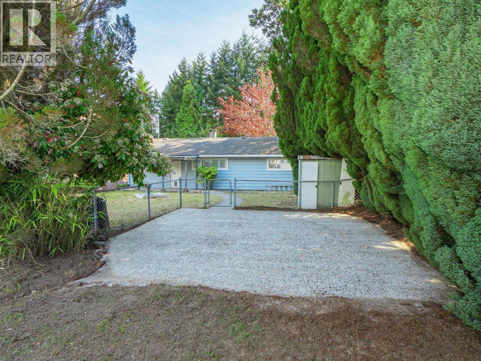 5750 SPINDRIFT STREET, Sechelt