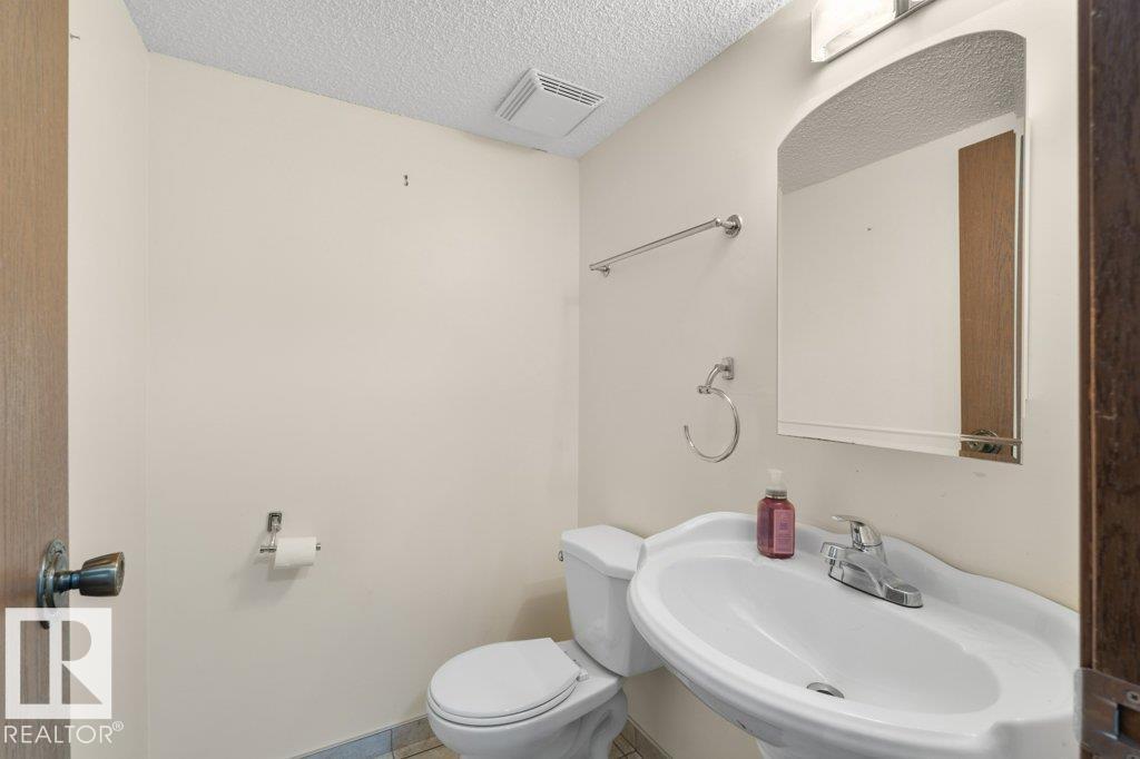 17313 60 AV NW, Edmonton