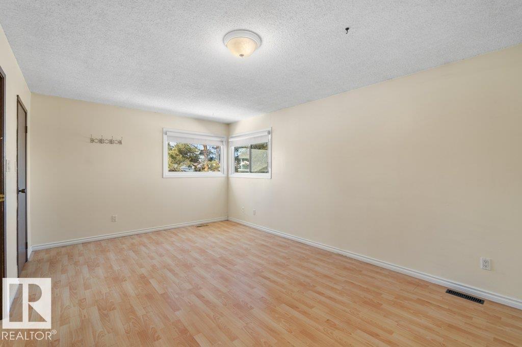 17313 60 AV NW, Edmonton