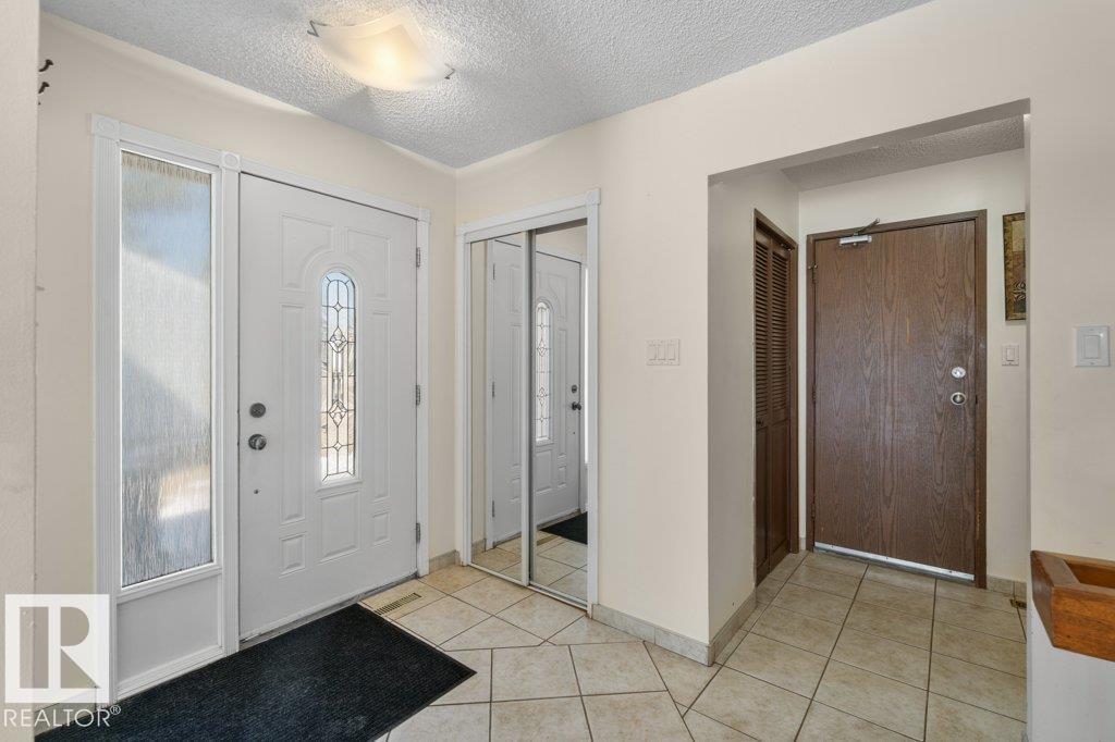 17313 60 AV NW, Edmonton