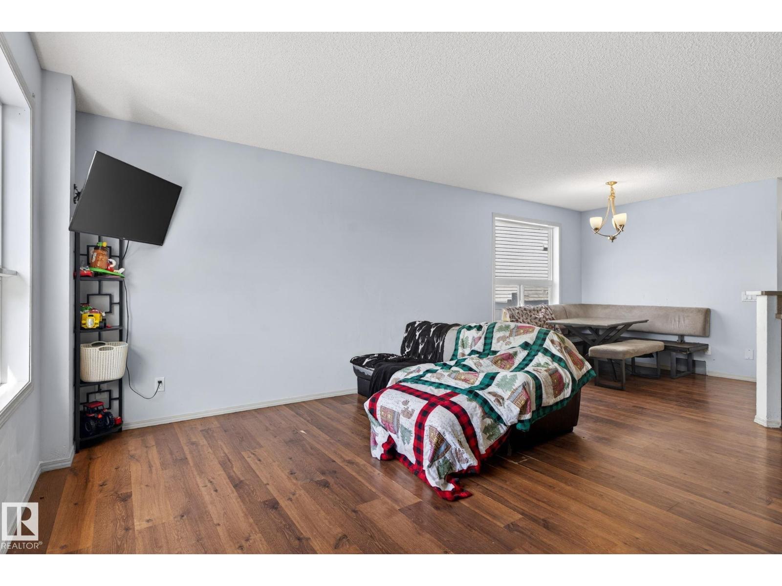 18 AUSTIN CO, Spruce Grove