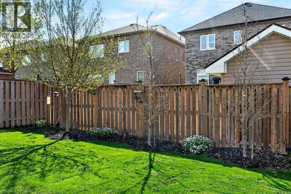 49 NARBONNE Crescent, Stoney Creek, Ontario, L8J0J7 — Photo 20