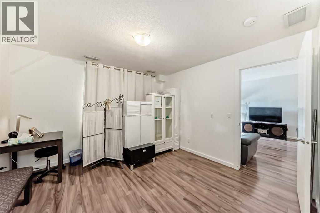 #202 1629 38 Street SW - 21