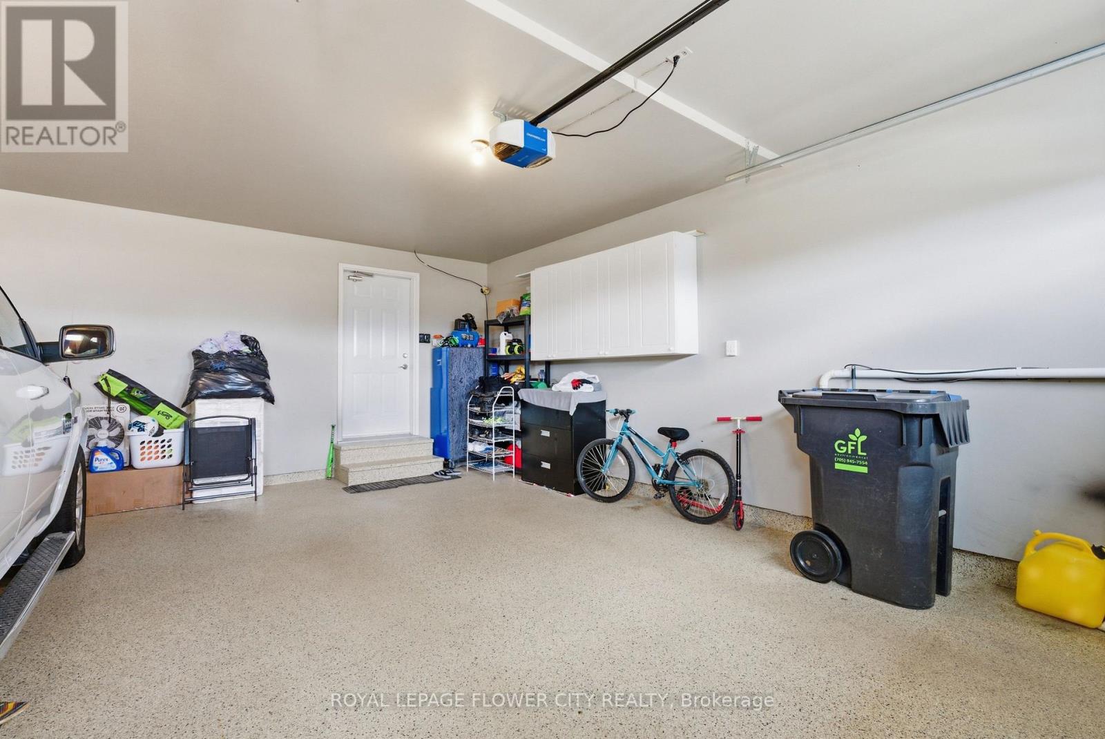 276 MILLCREEK DRIVE W - 22
