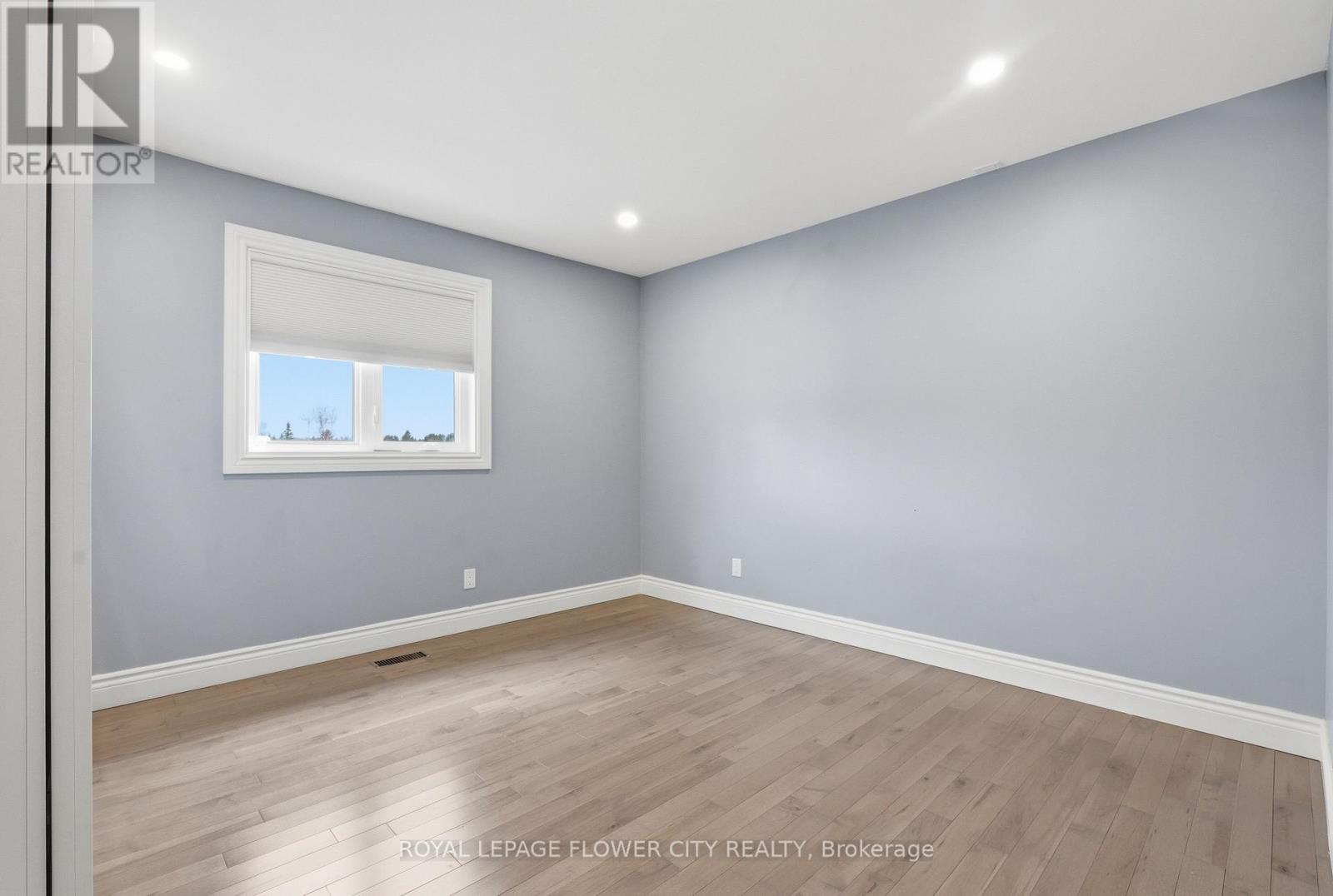 276 MILLCREEK DRIVE W - 30