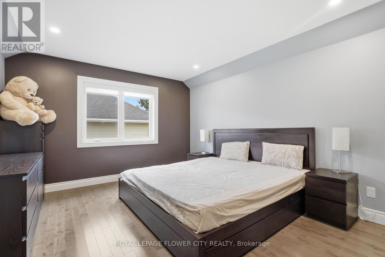 276 MILLCREEK DRIVE W - 35