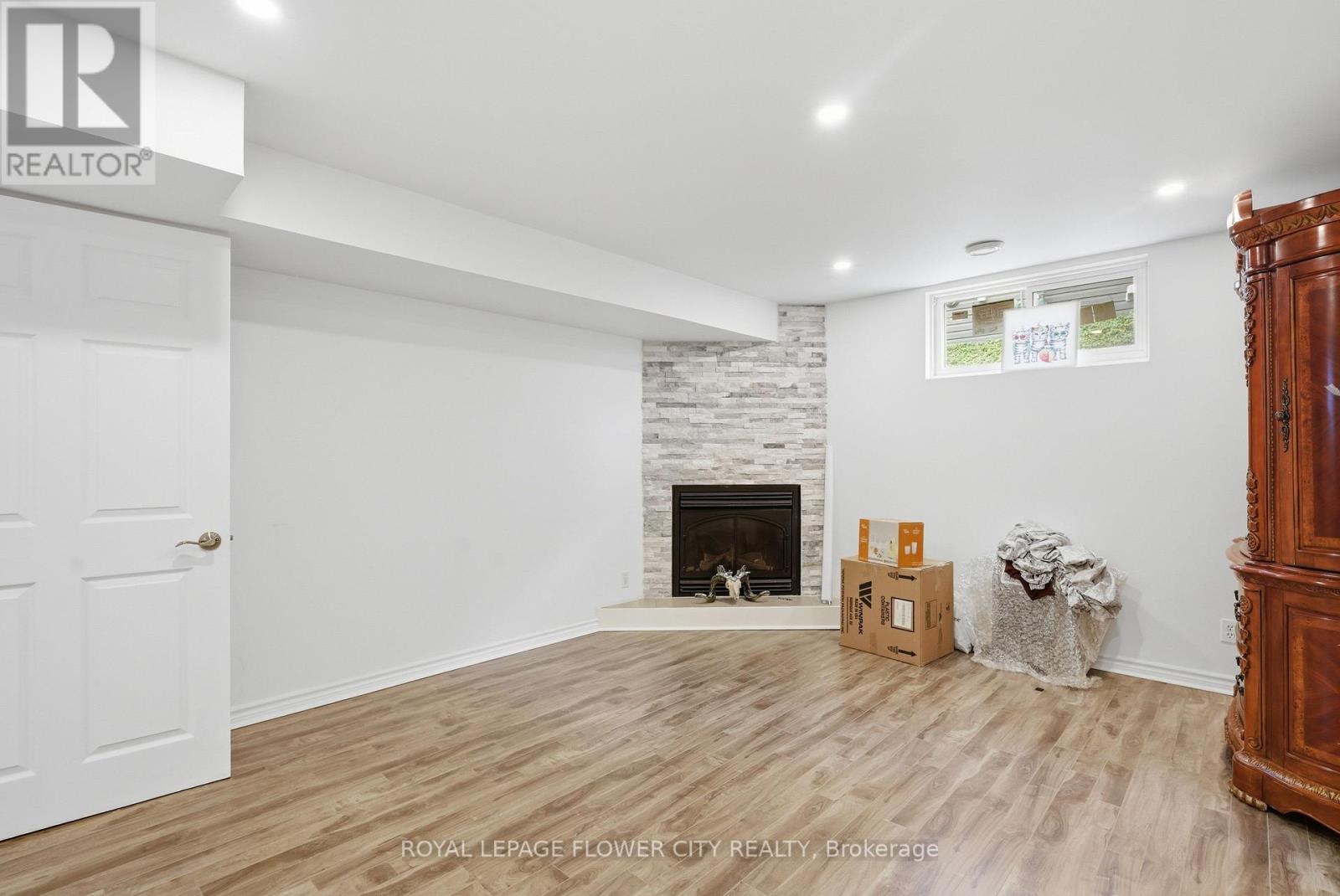 276 MILLCREEK DRIVE W - 41