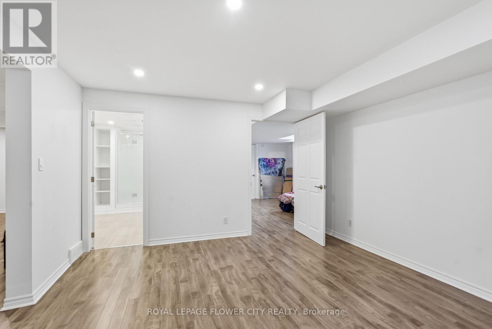 276 MILLCREEK DRIVE W - 42