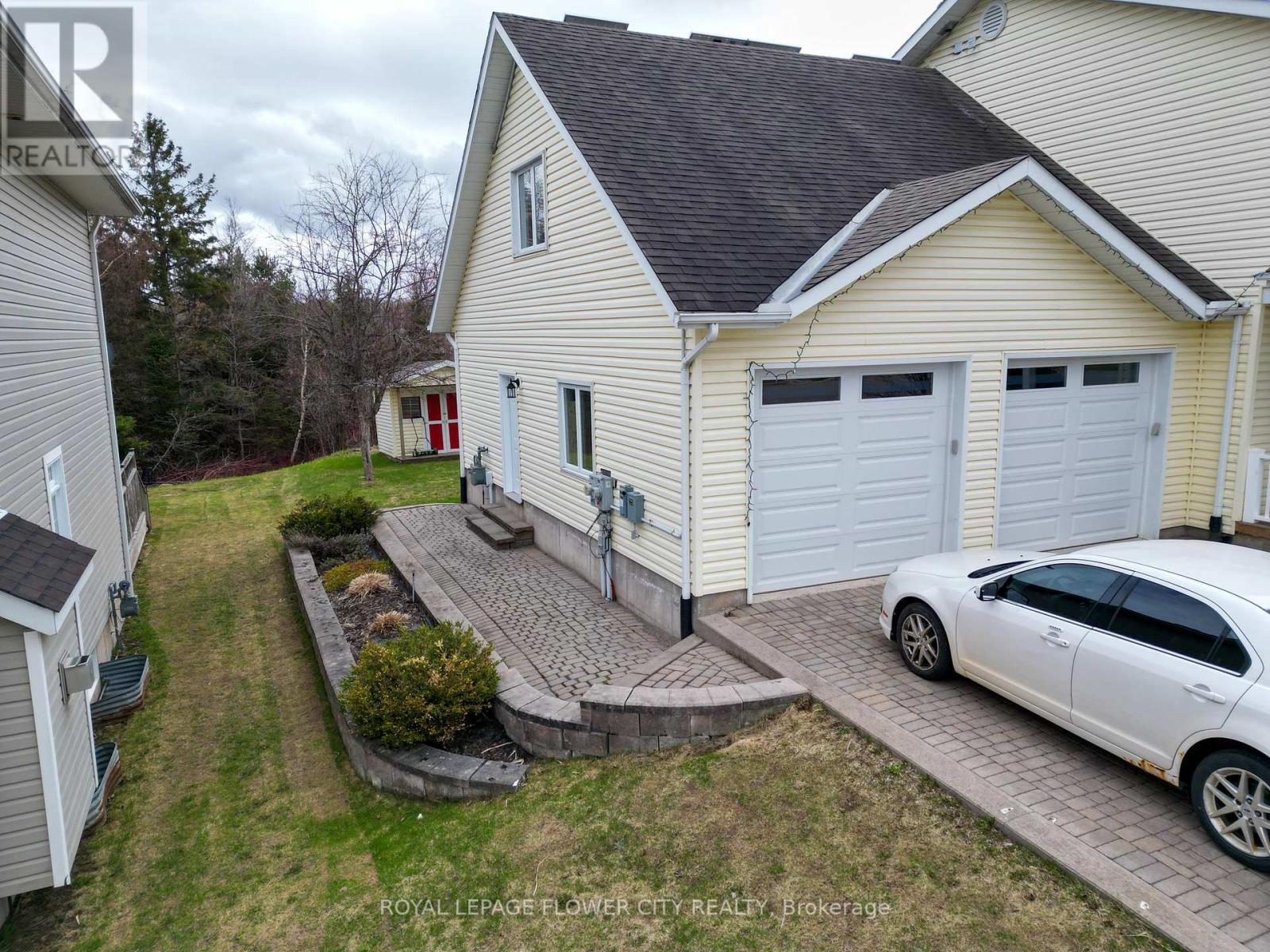 276 MILLCREEK DRIVE W - 8