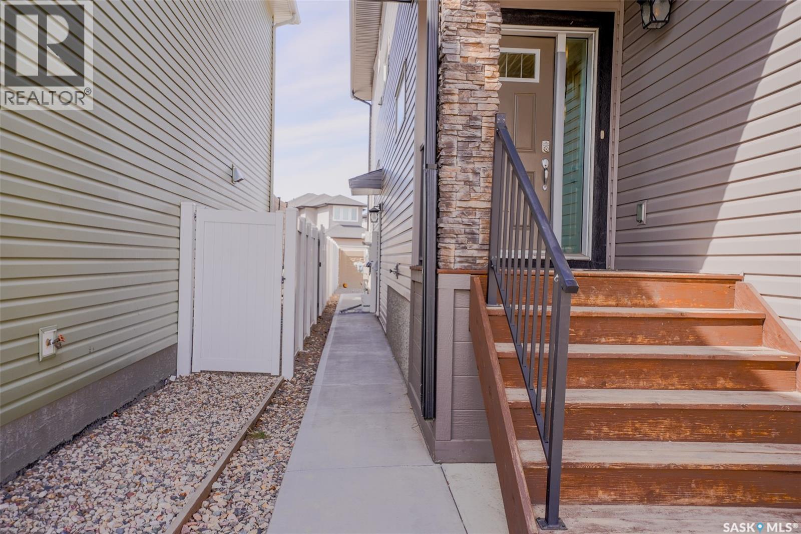 5144 Green CRESCENT E - 5