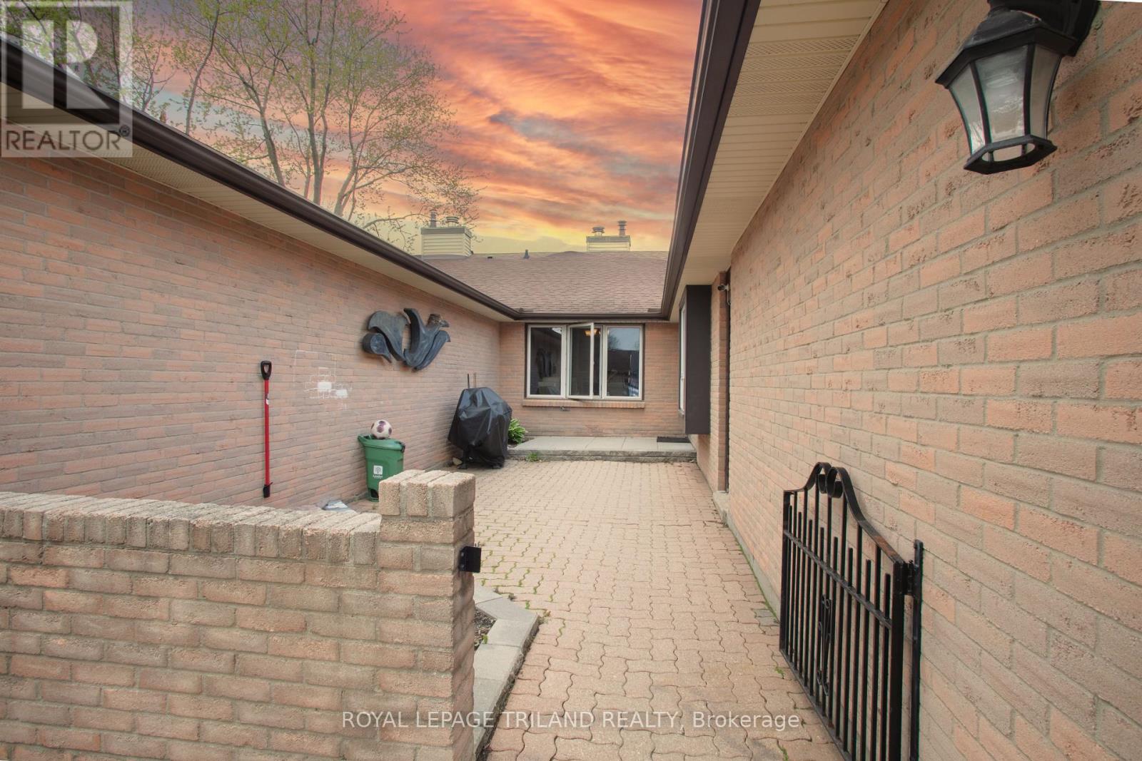 #36 60 FIDDLERS GREEN ROAD - 2