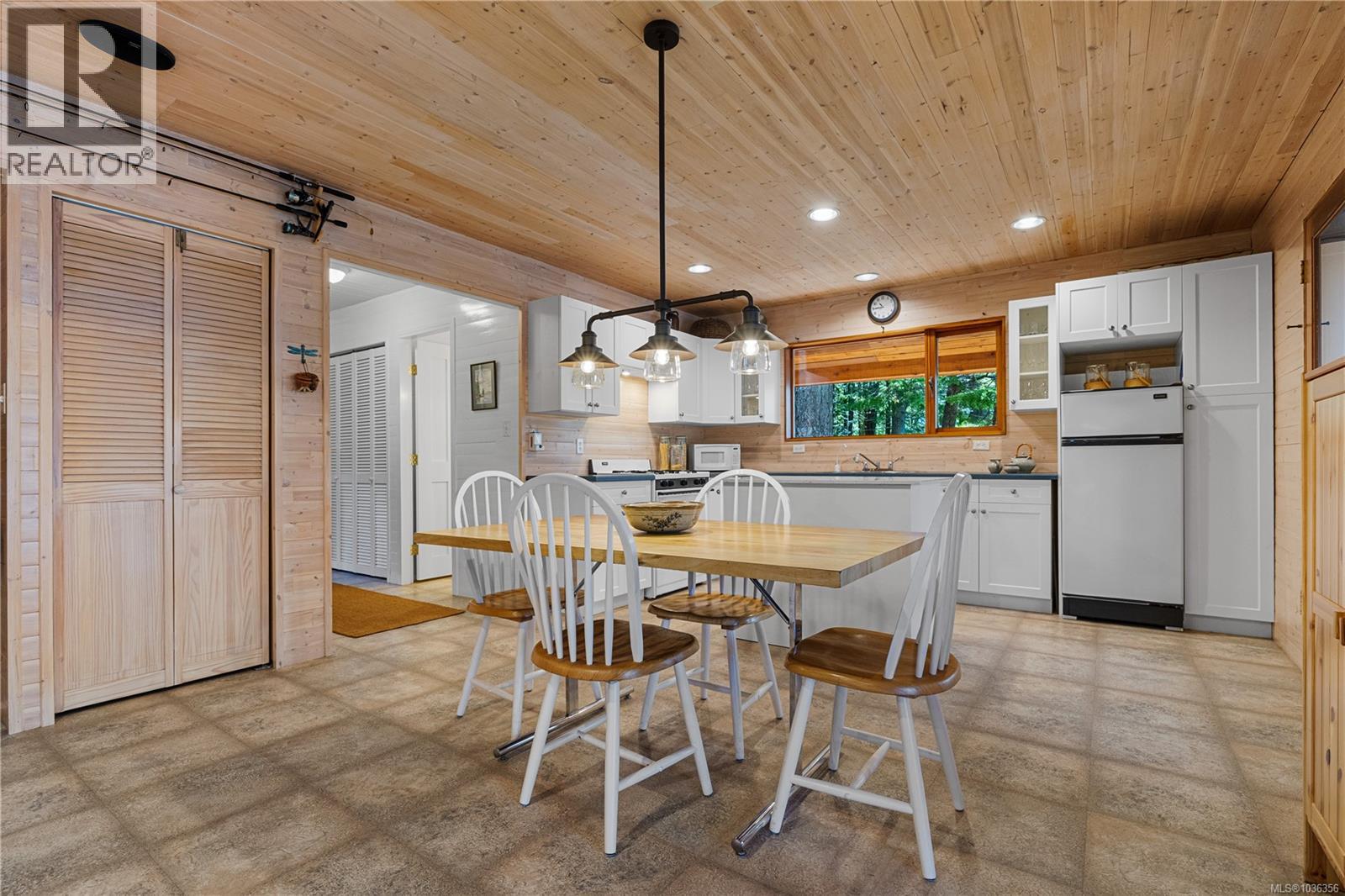 Lot 1472 Main Lake, Quadra Island Lake - 12