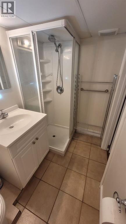 4363 70 Street NW - 23