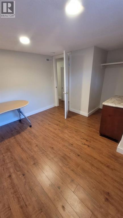 4363 70 Street NW - 17