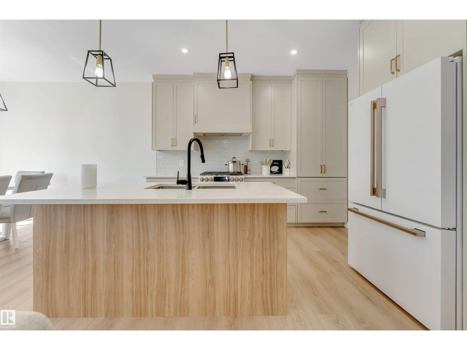7007 169 AV NW NW, Edmonton