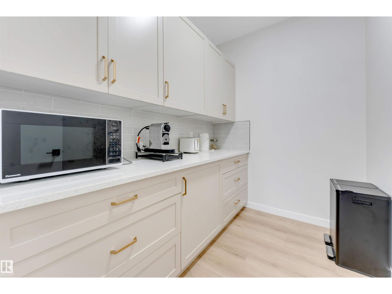 7007 169 AV NW NW, Edmonton