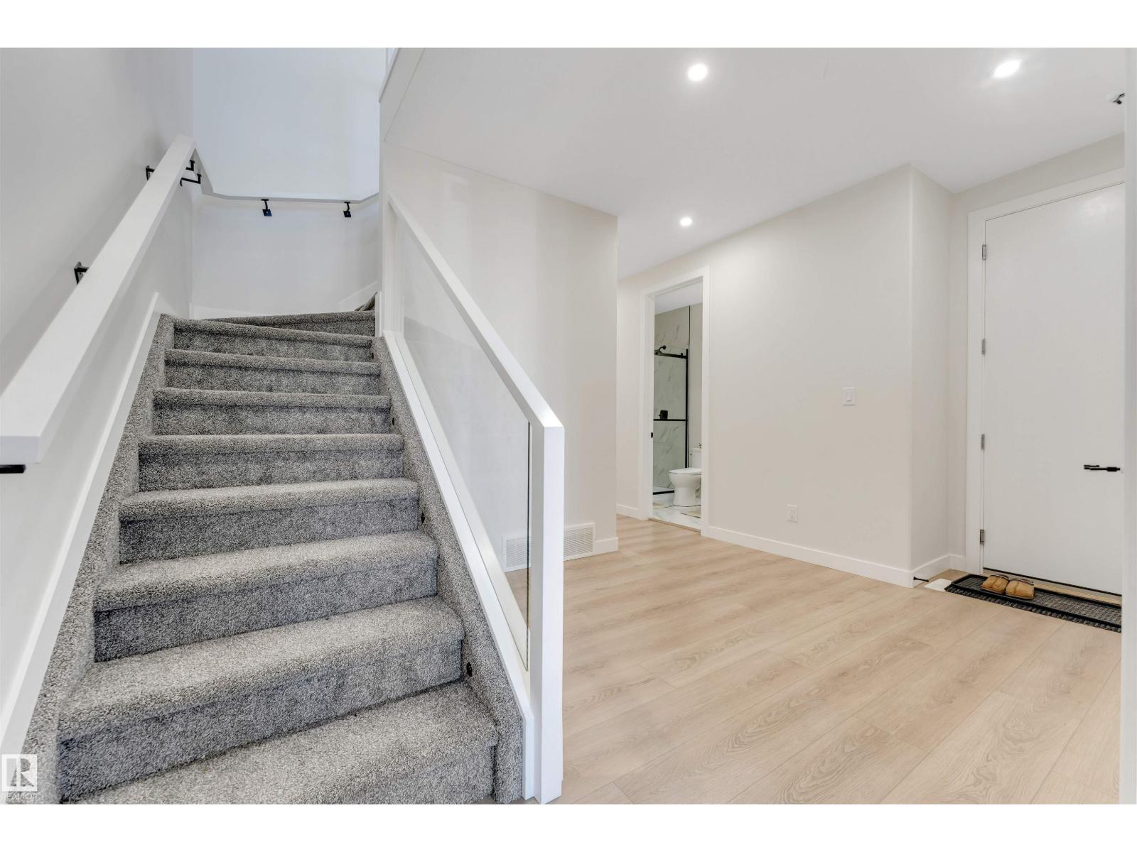 7007 169 AV NW NW - 3