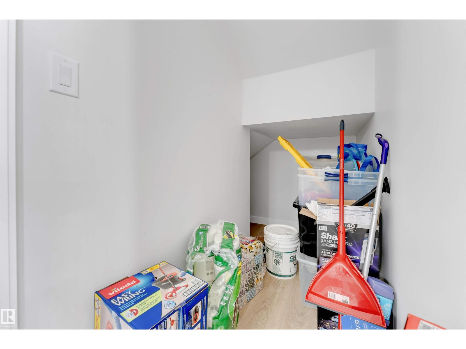 7007 169 AV NW NW, Edmonton