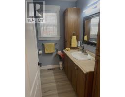 4 Ross Avenue thumbnail 20