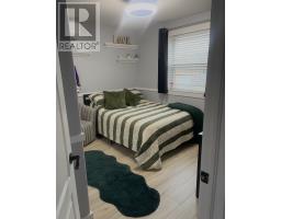 4 Ross Avenue thumbnail 18