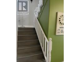 4 Ross Avenue thumbnail 35
