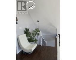 4 Ross Avenue thumbnail 27