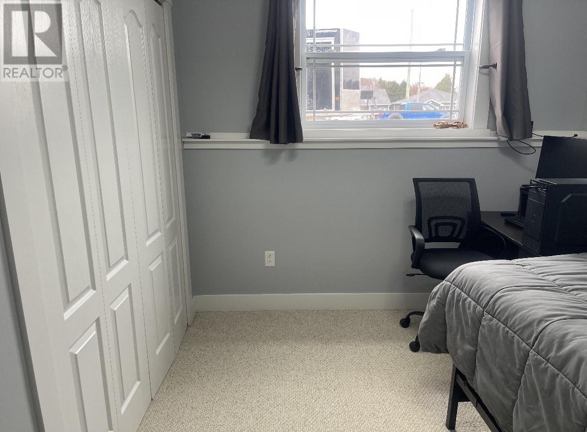 4 Ross Avenue - 42