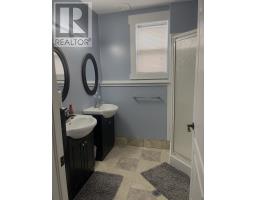 4 Ross Avenue thumbnail 44