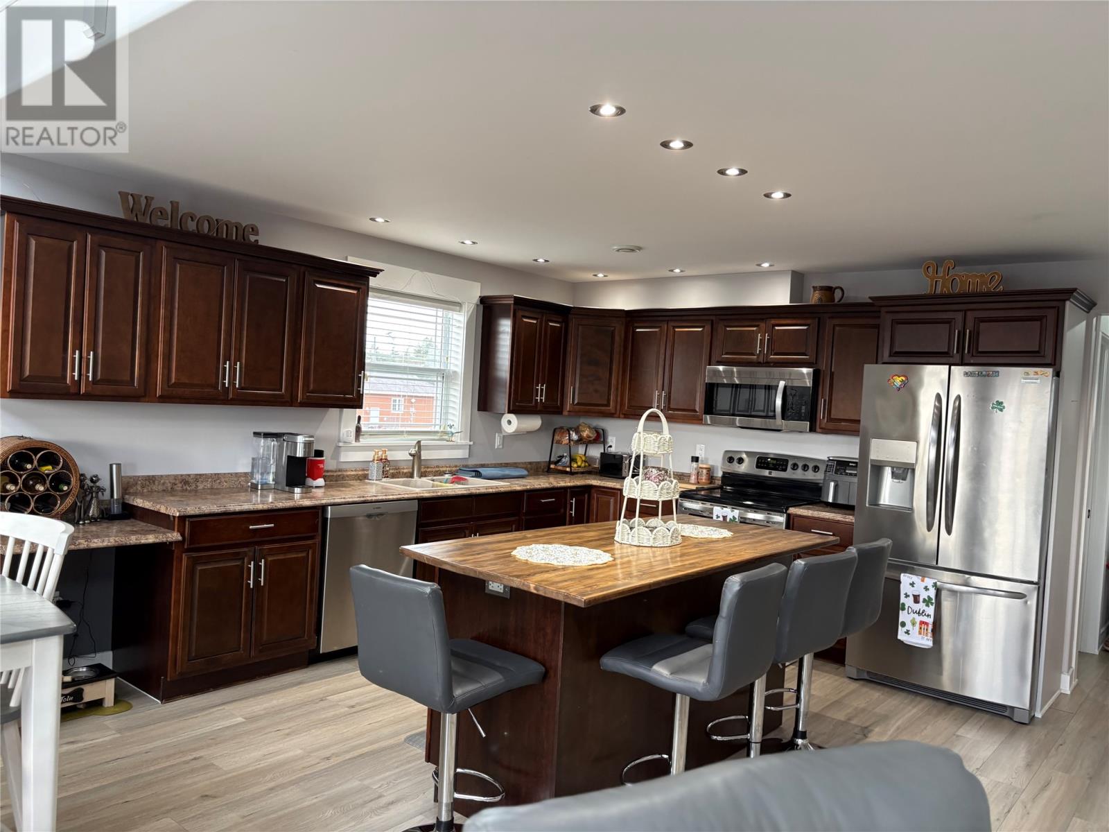 4 Ross Avenue - 9