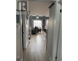 4 Ross Avenue thumbnail 5