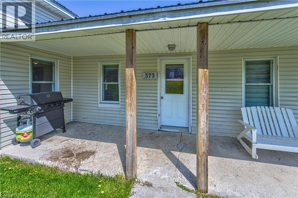 573 QUEEN ST E - 3