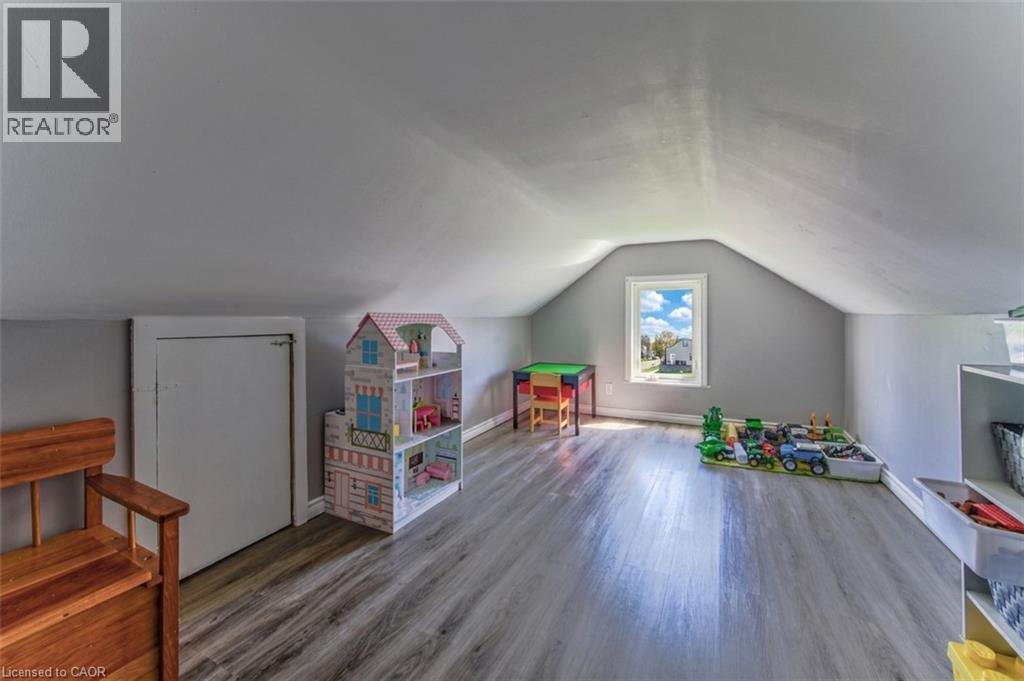 573 QUEEN ST E - 21
