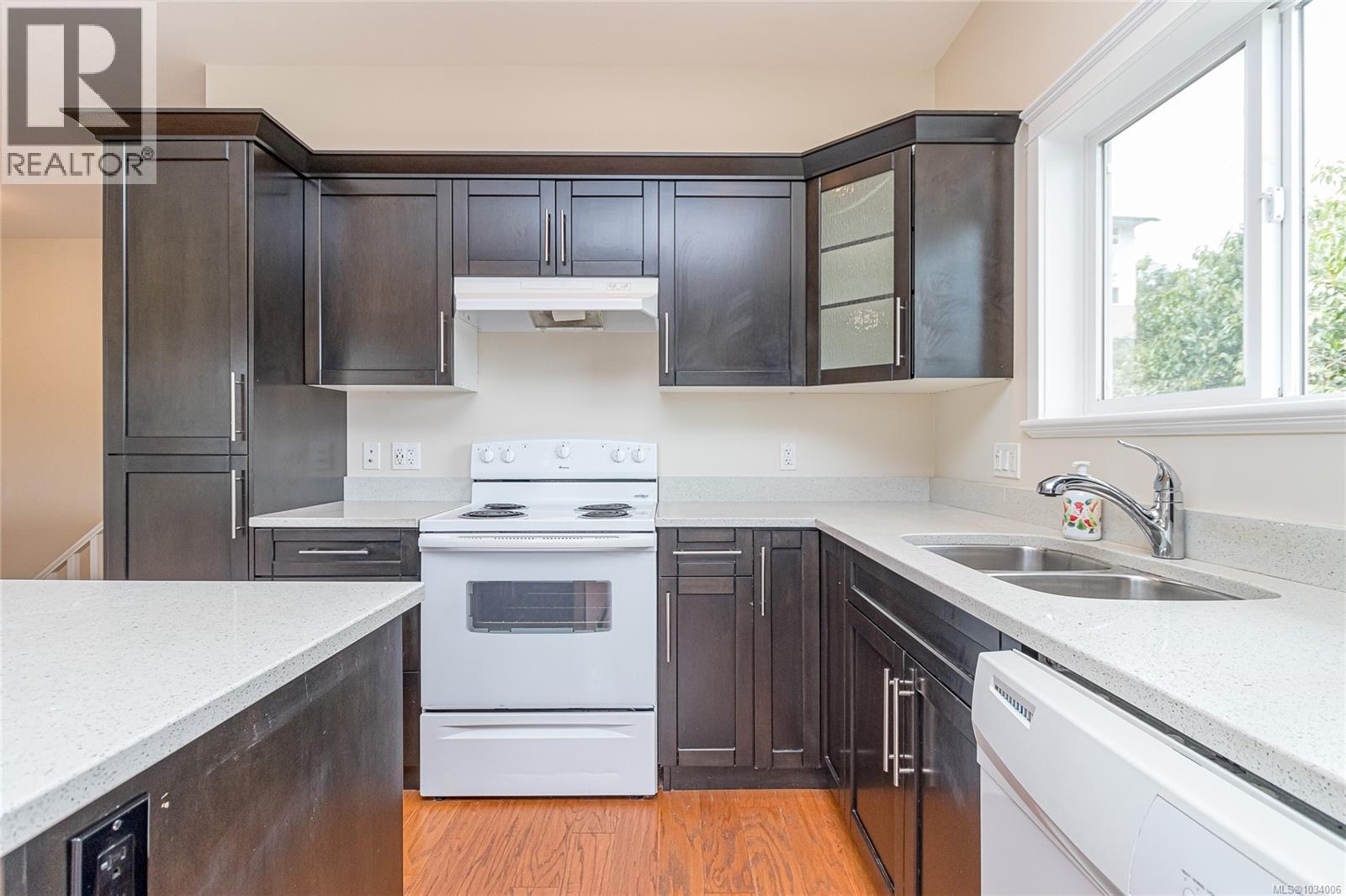 6128 Sayward Rd - 16