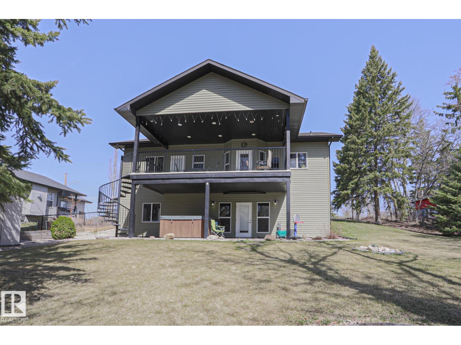 737 LAKESIDE DR, Rural Parkland County