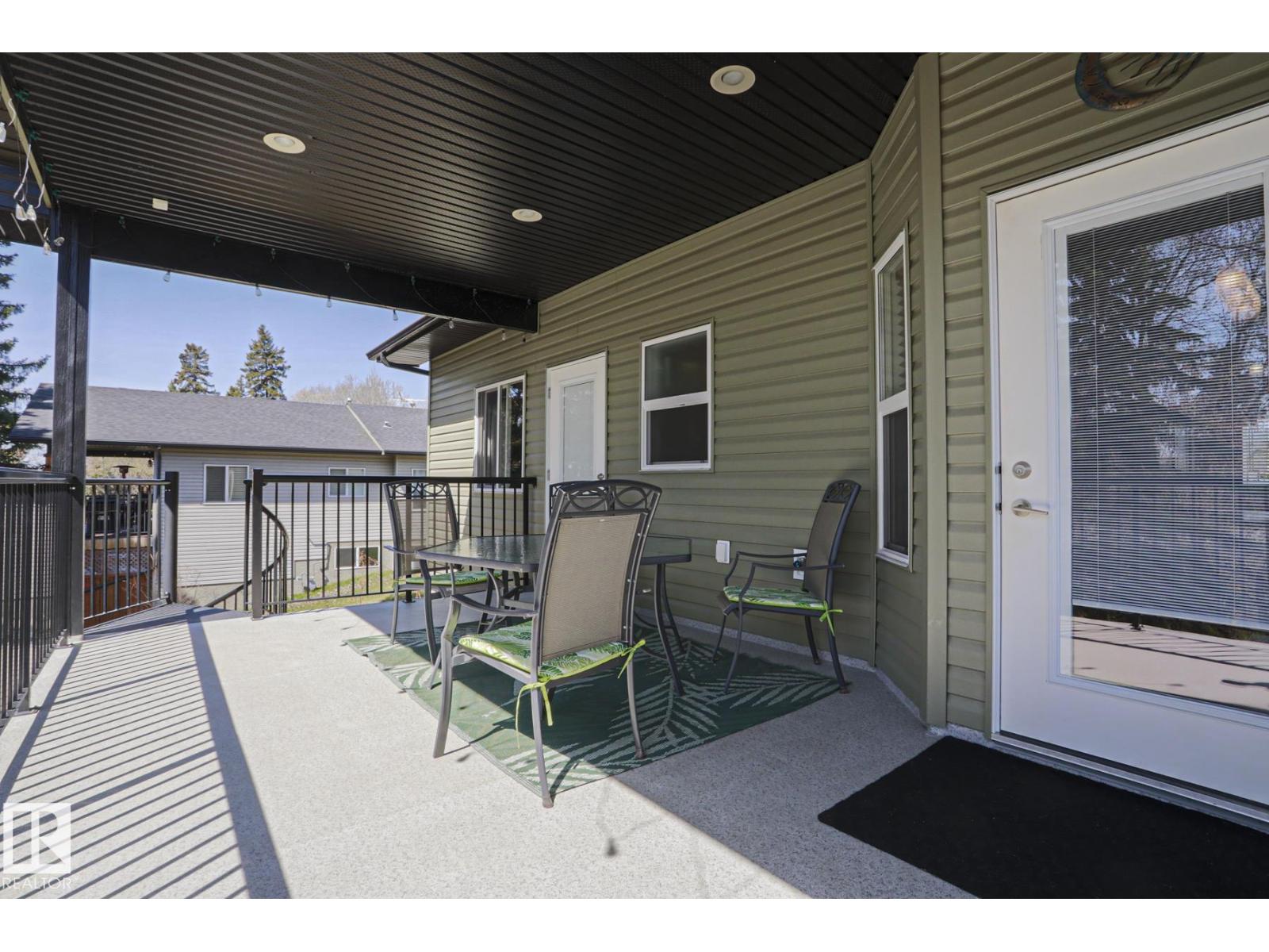 737 LAKESIDE DR, Rural Parkland County