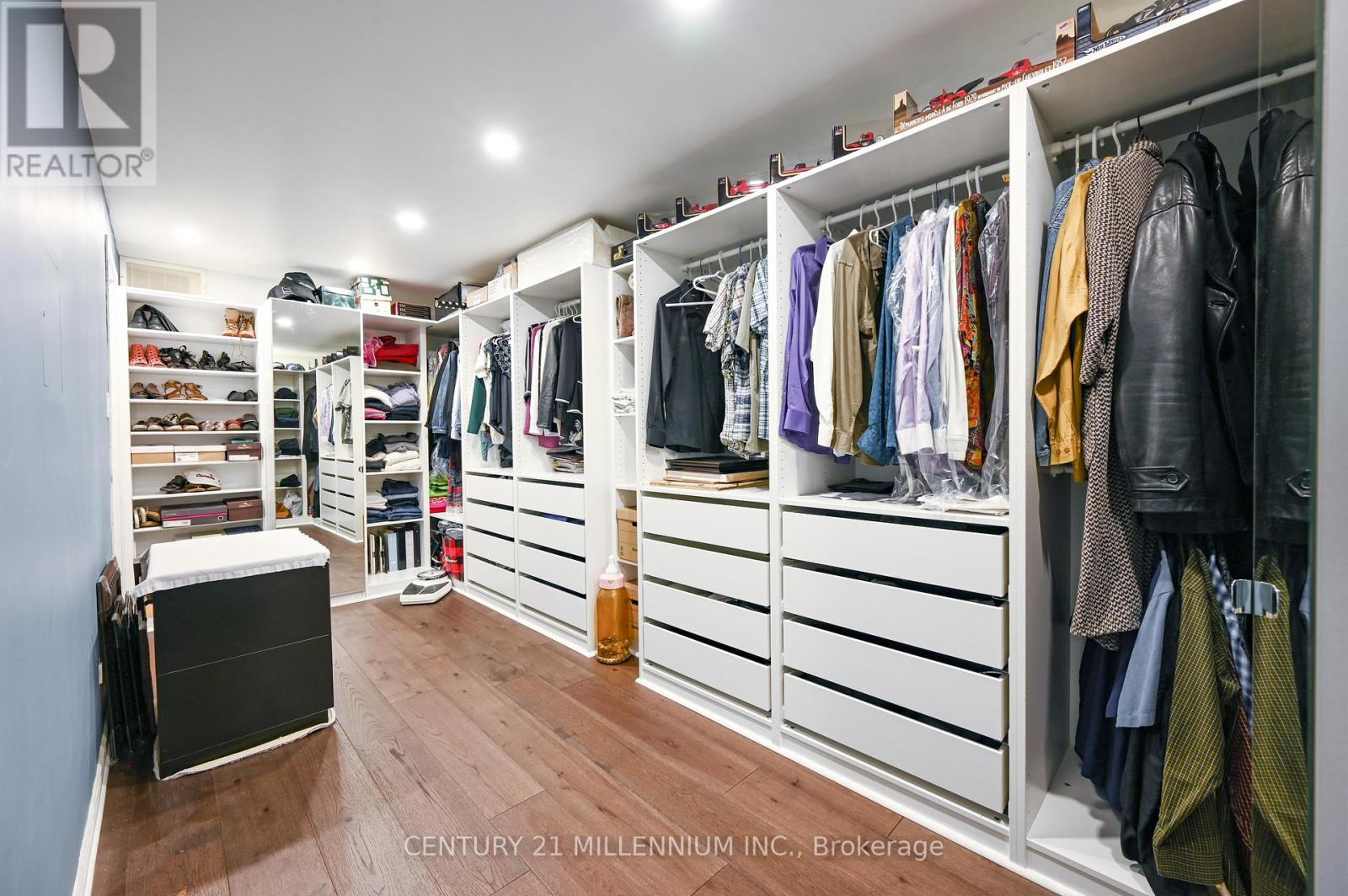 240 ELDERBERRY STREET - 20