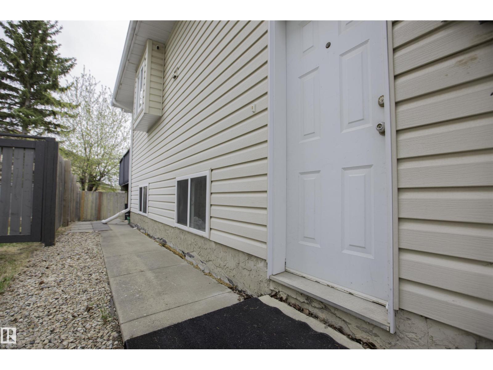 2817 40A AV NW, Edmonton