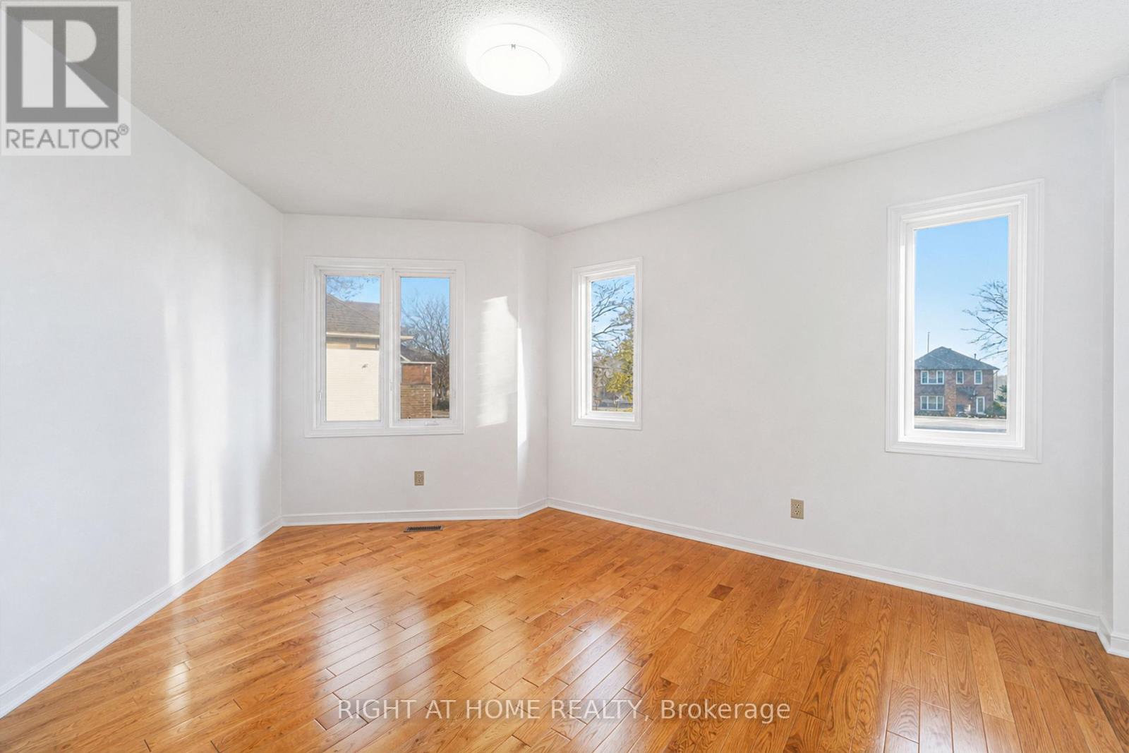 141 SANDOWN AVENUE - 19