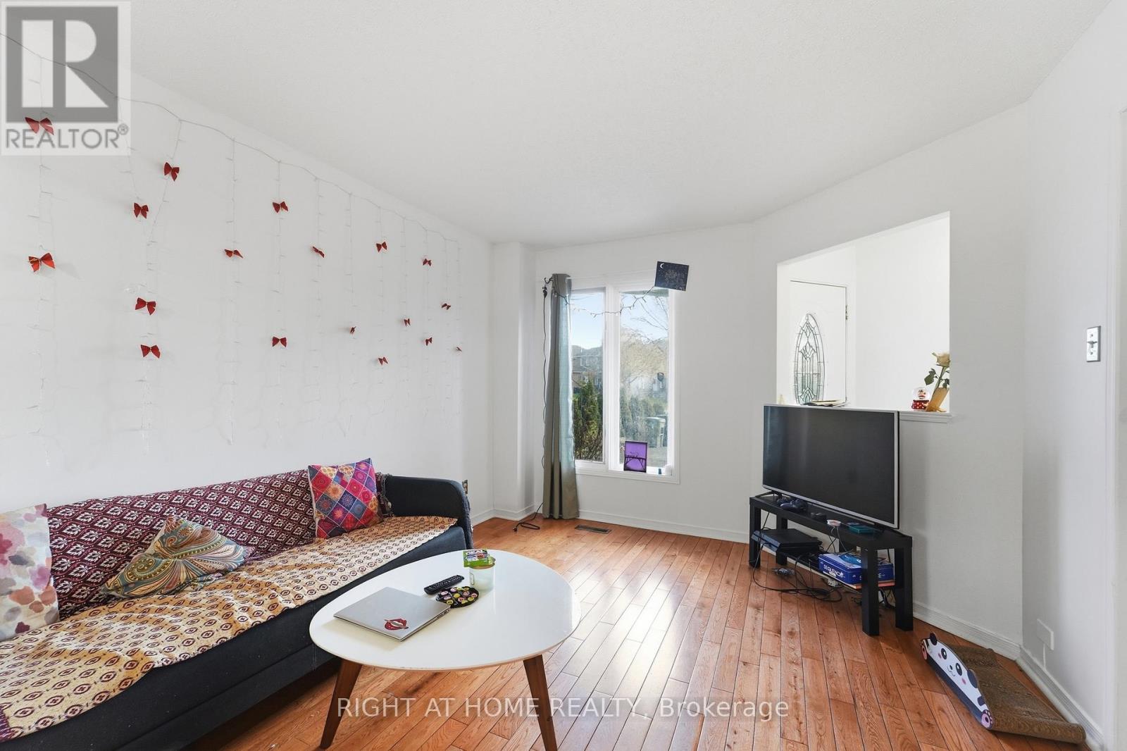 141 SANDOWN AVENUE - 4