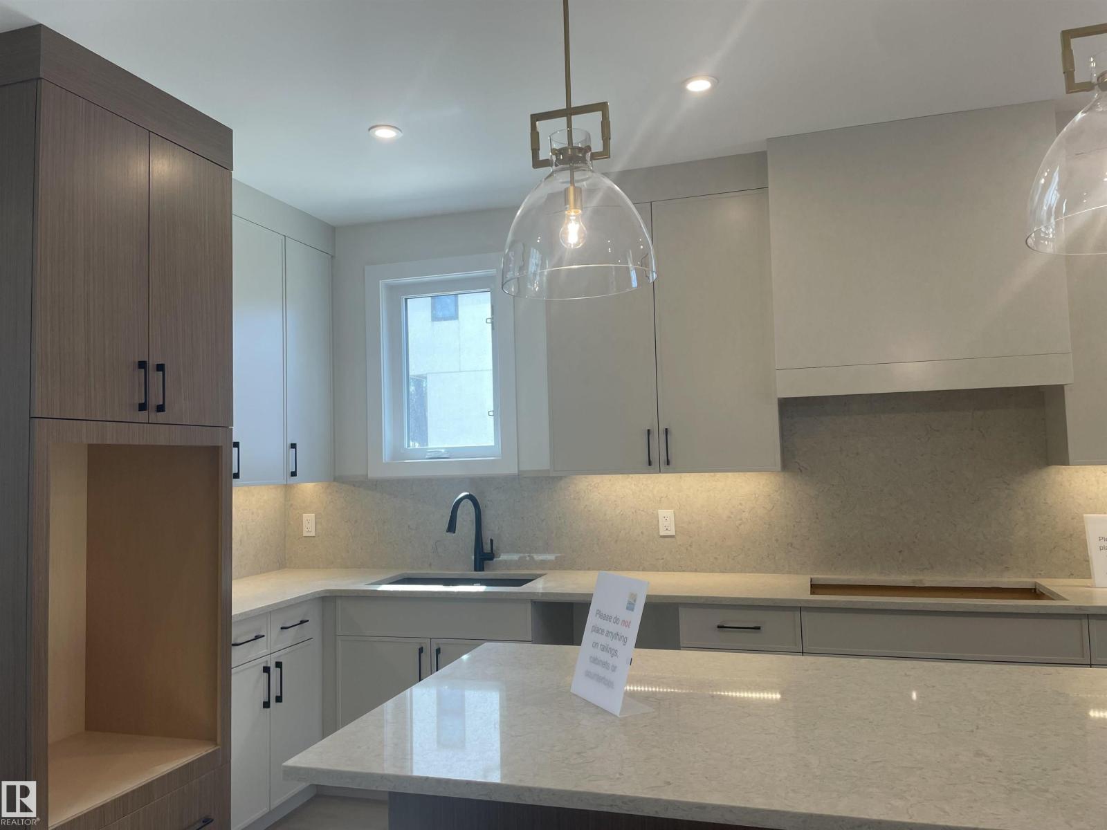 14344 92A AV NW, Edmonton