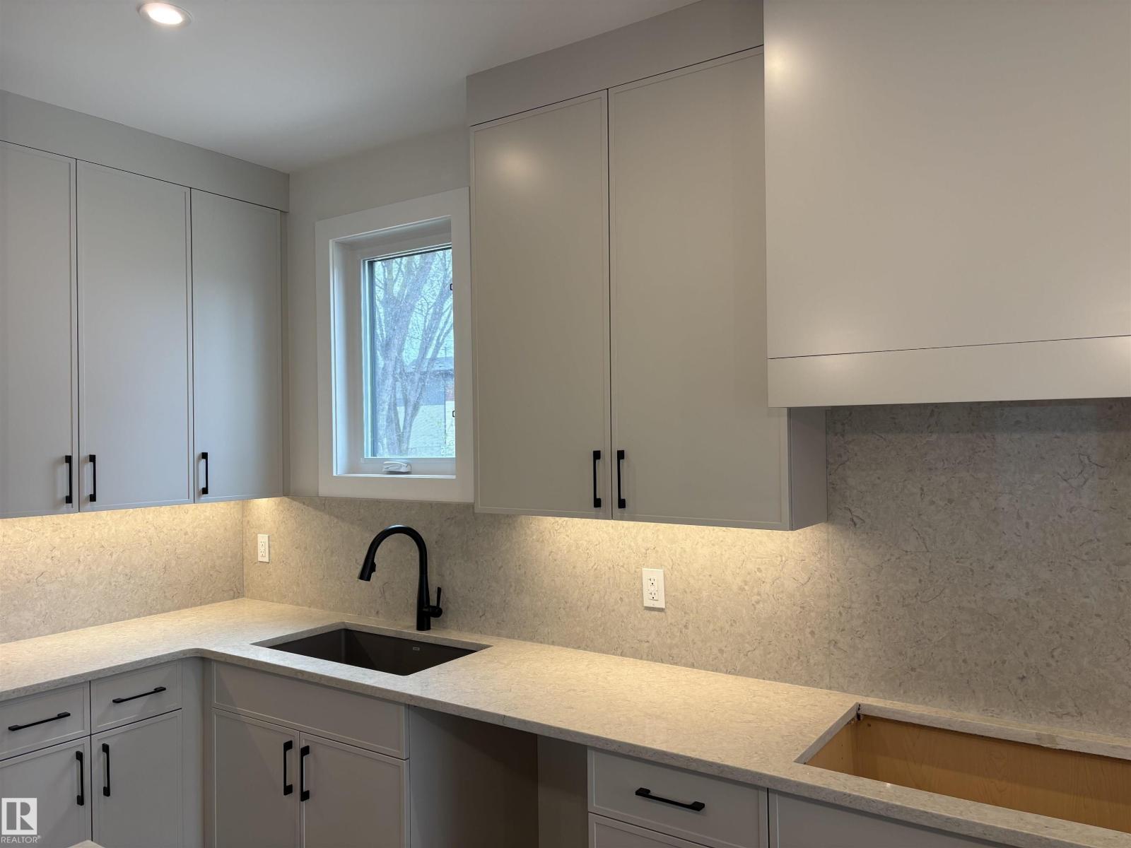 14344 92A AV NW, Edmonton