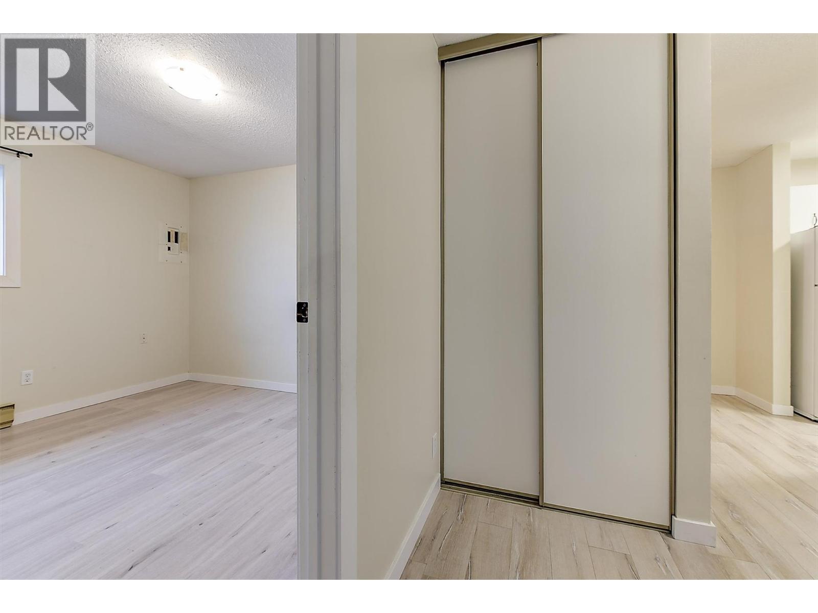 209 240 McIntosh Road, Kelowna