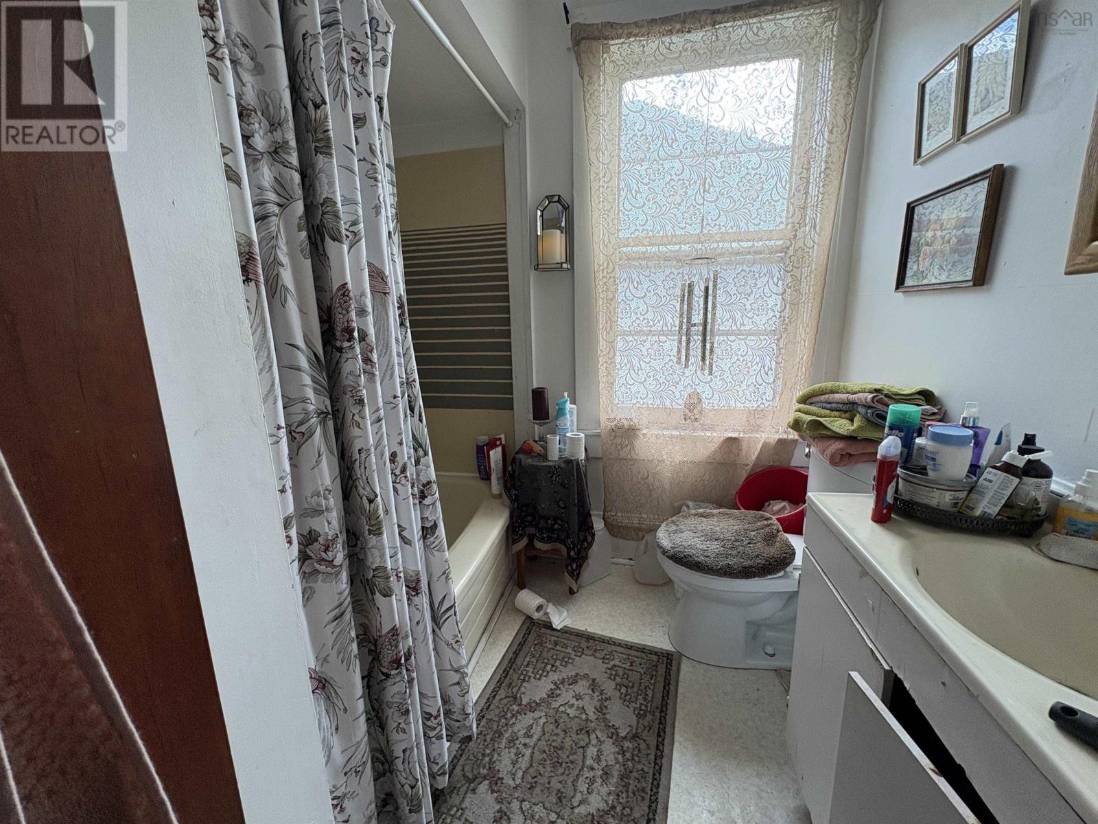 Property 1 of 21 of 143 MacKay Street