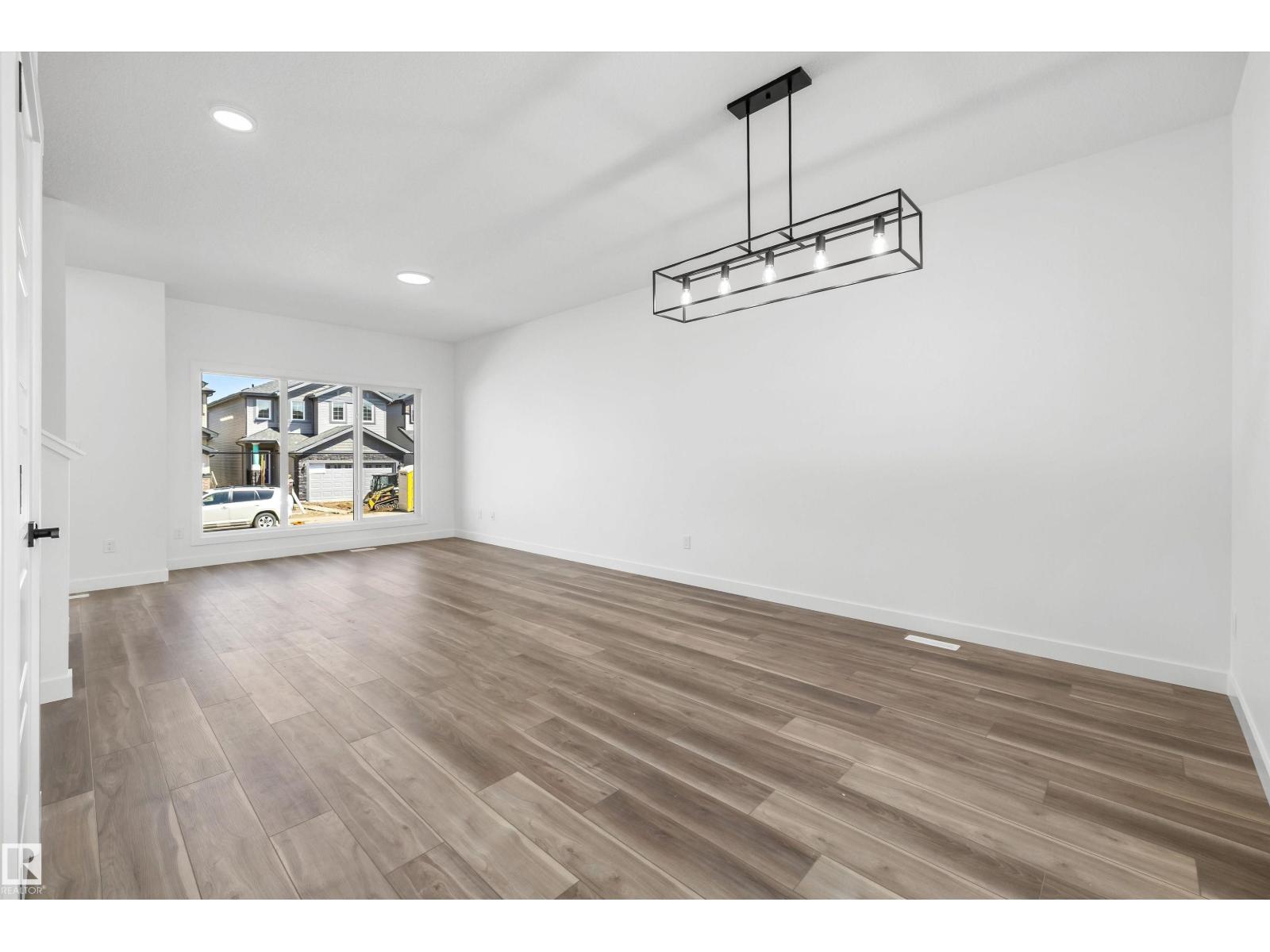 20631 43 AV NW - 11