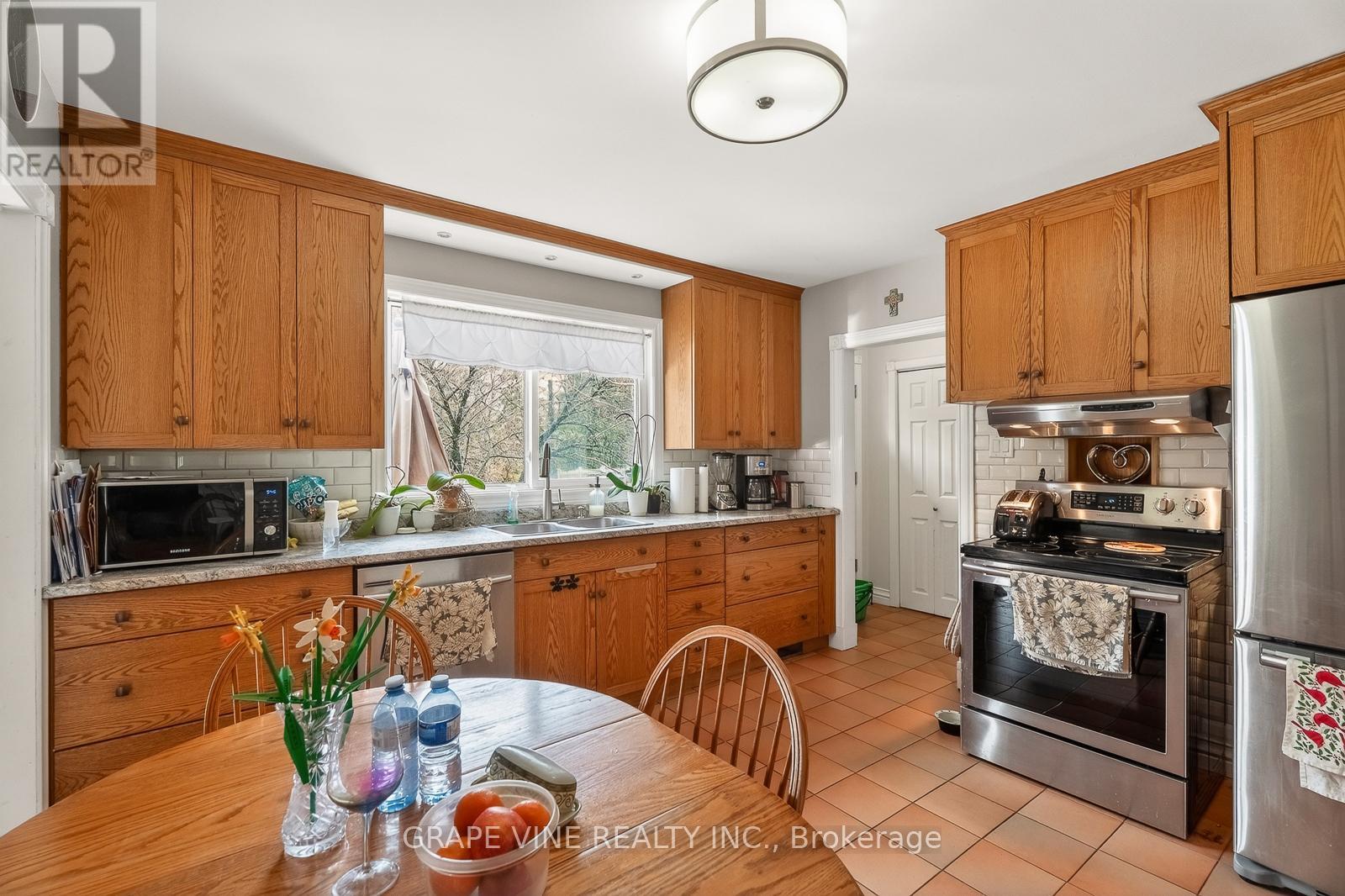 46 MACFARLANE ROAD - 12