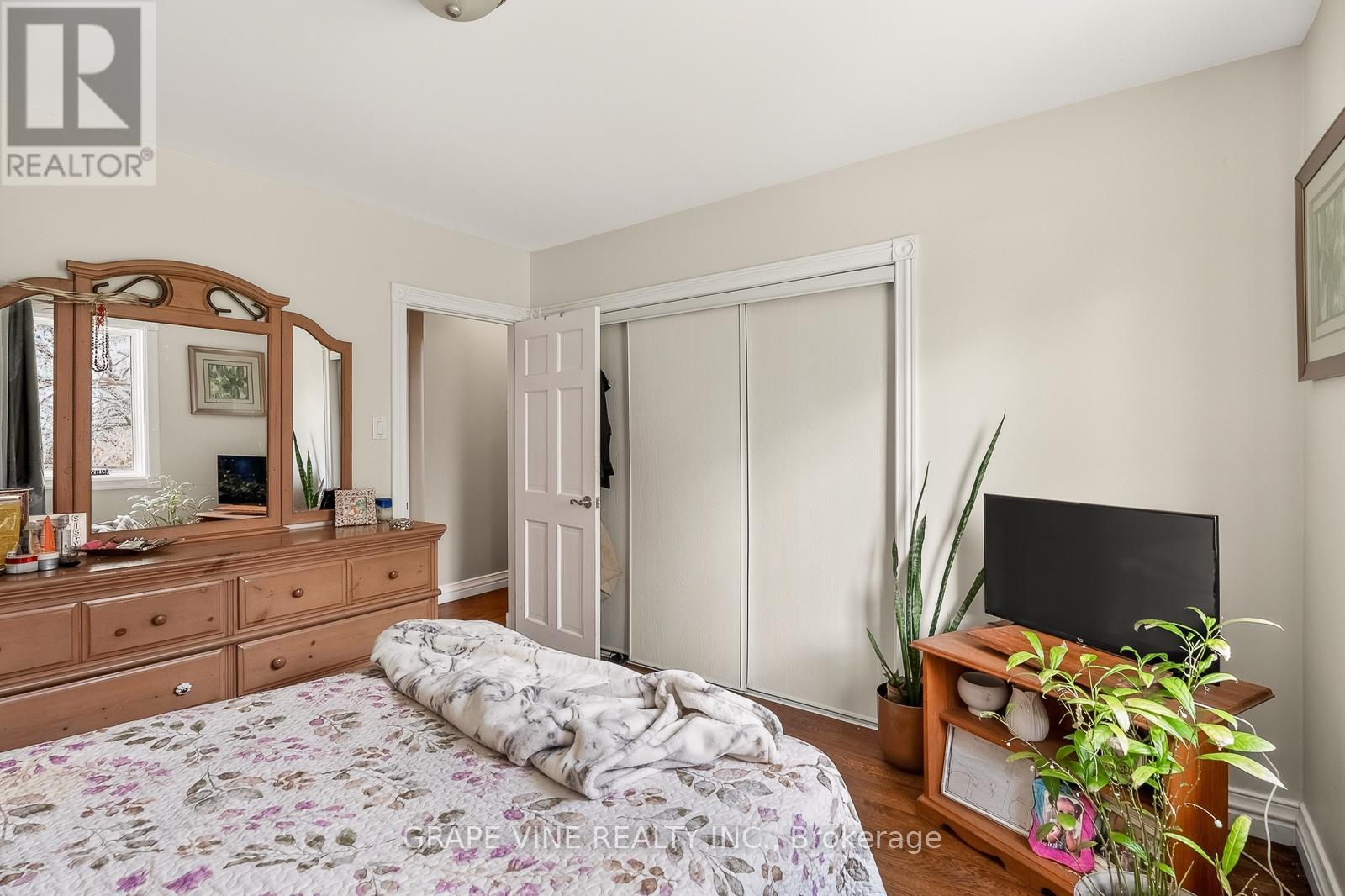 46 MACFARLANE ROAD - 16