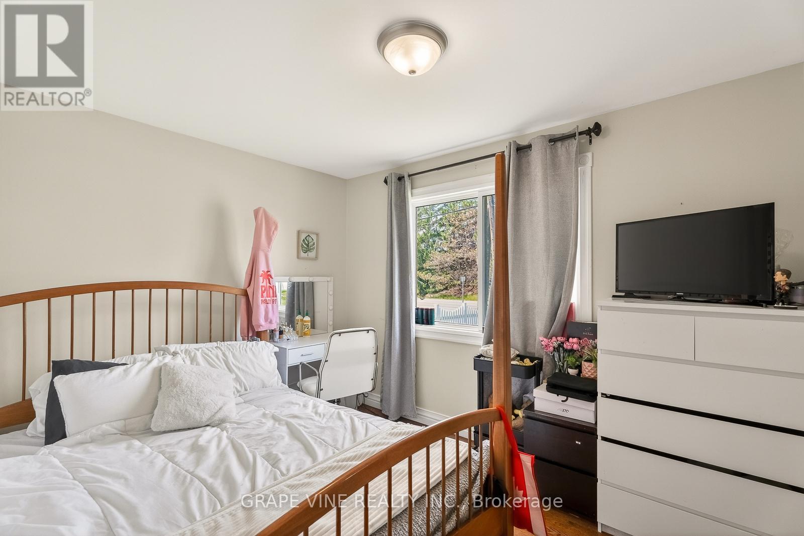 46 MACFARLANE ROAD - 18