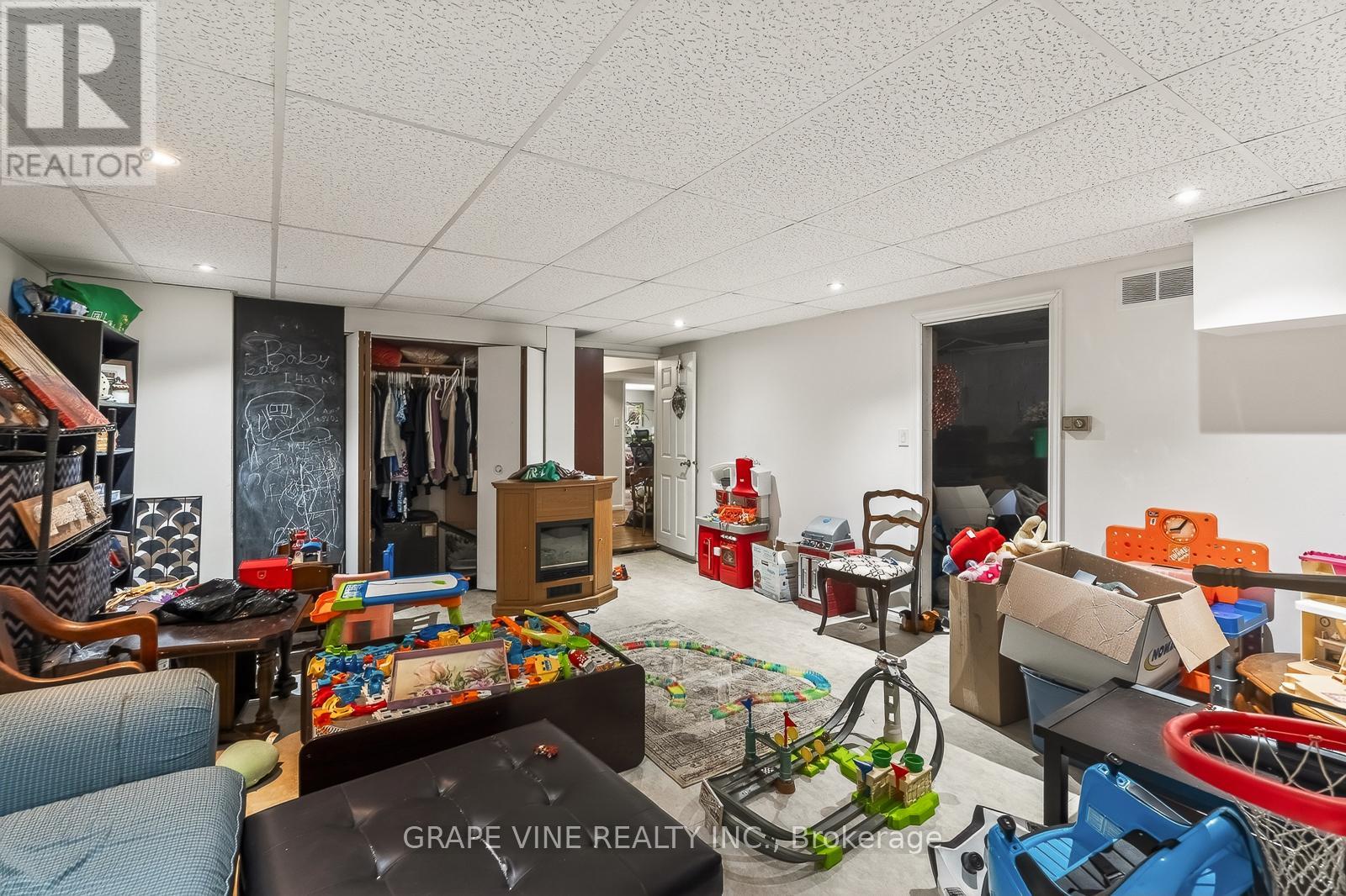 46 MACFARLANE ROAD - 19