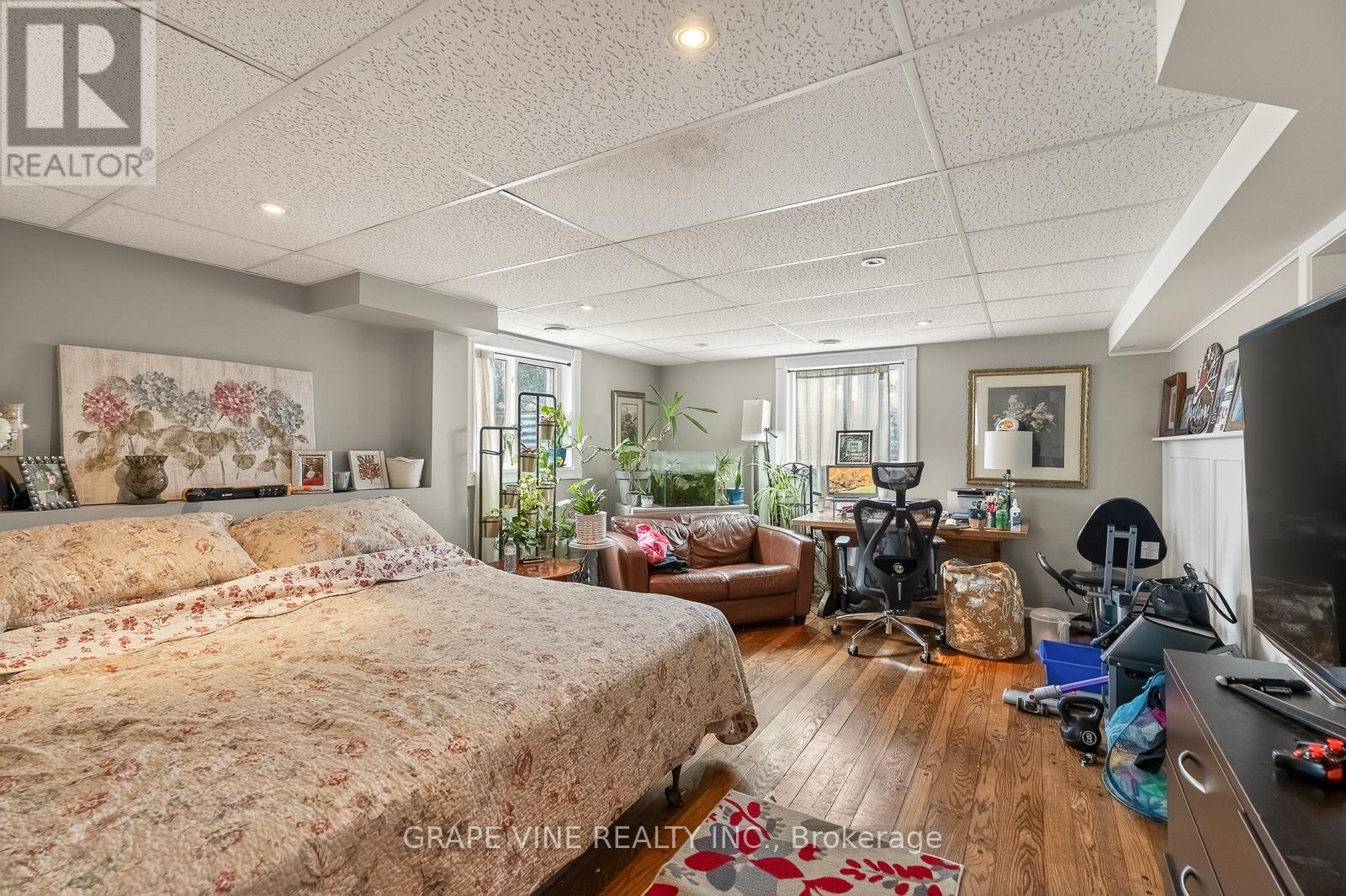46 MACFARLANE ROAD - 23