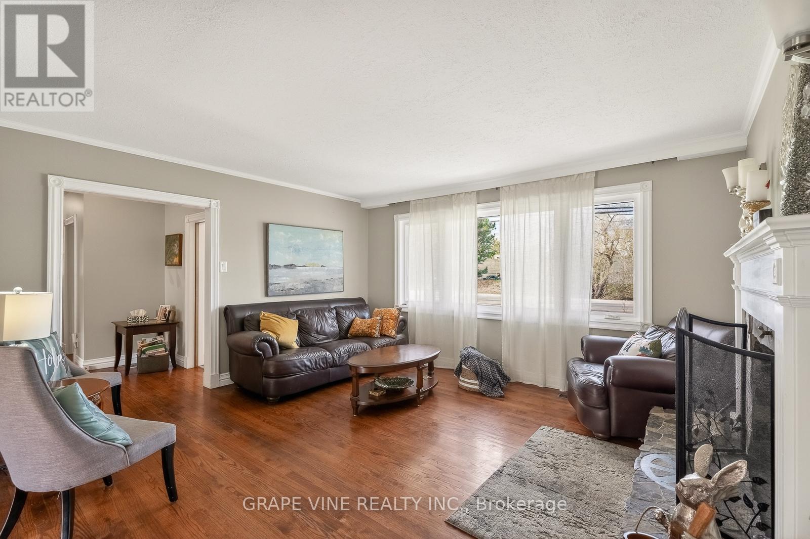 46 MACFARLANE ROAD - 7
